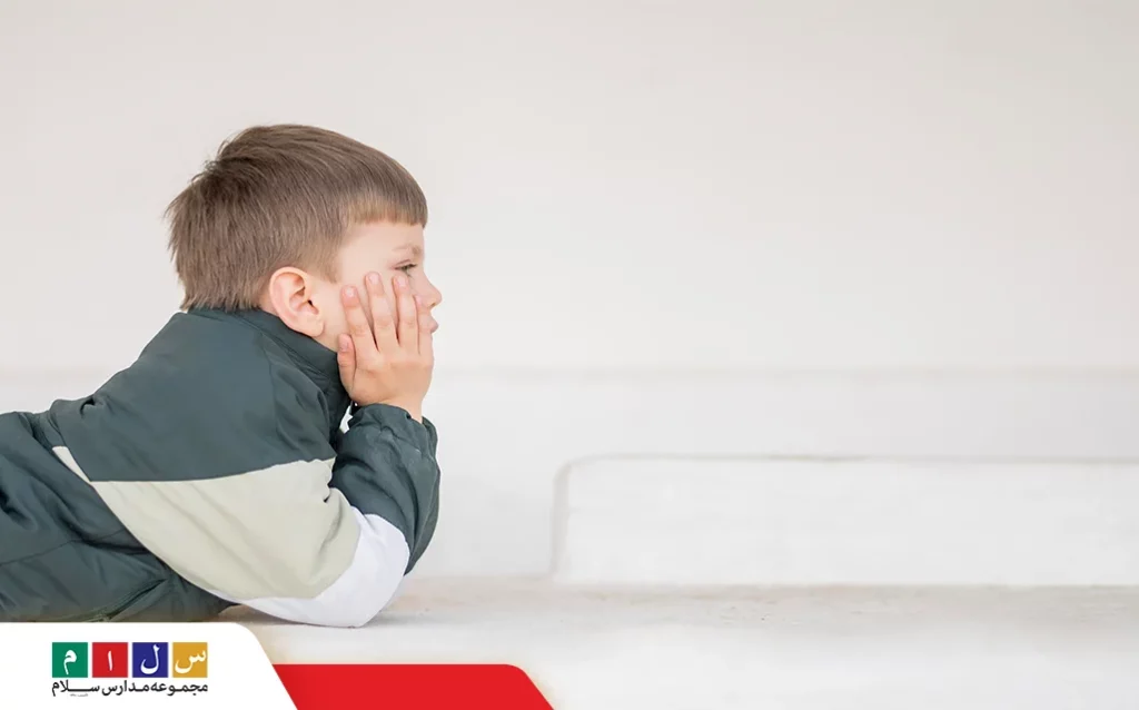 چرا کودکان دچار افکار بدبینانه می‌شوند؟