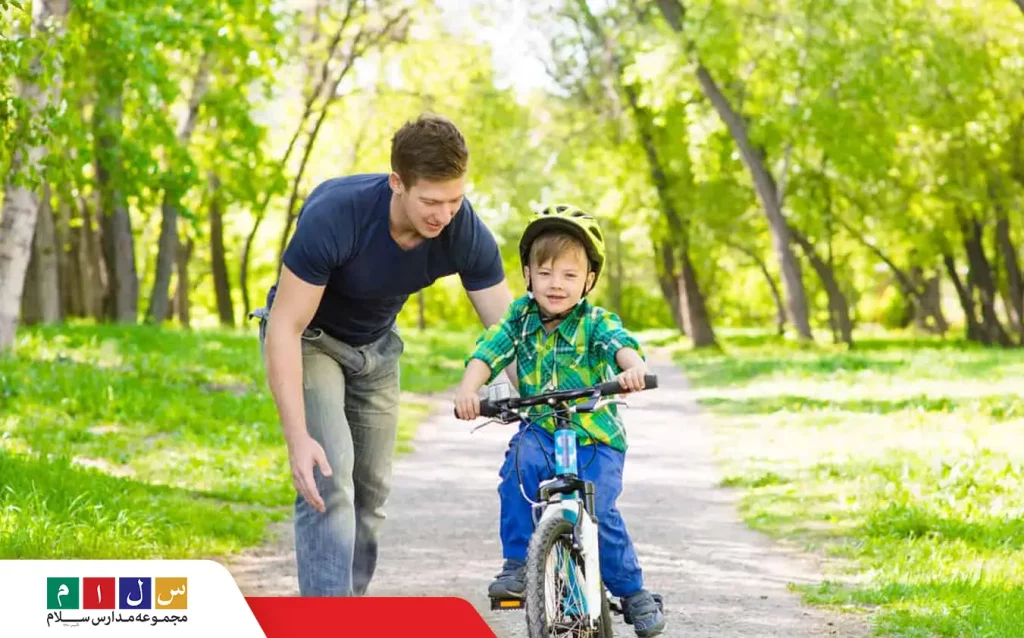 در چه سنی آموزش دوچرخه‌سواری به کودک را شروع کنیم؟
